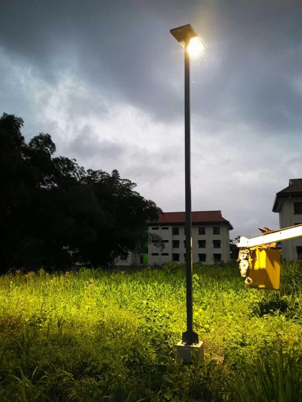 PIR Sensor Solar Garden Light for Garden and Park