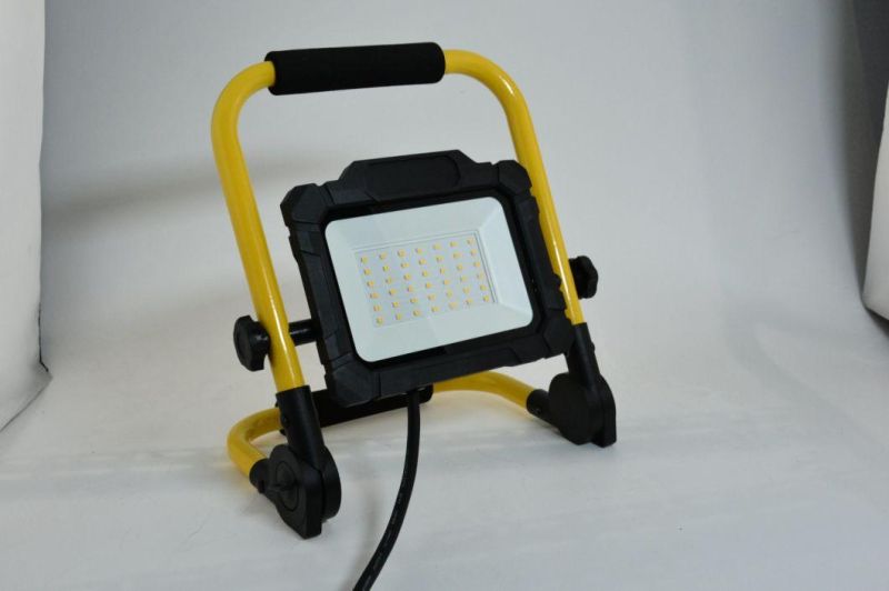 Floodlight Factory IP65 Outdoor Emergency Floodlight 30W with New ERP 95lm/W LED Rechargeable Flood Light