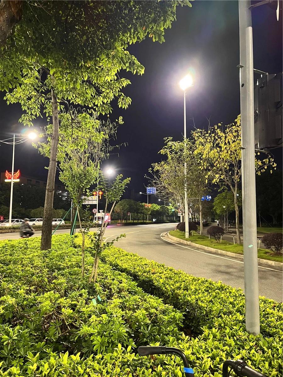 LED Floodlight 100W 150W 200W 250W 300W Flood Light 220V 50/60Hz High Lumen 150lm/W Floodlights 43500lumen 4000K LED Outdoor Road LED Flood Lights 5 Years