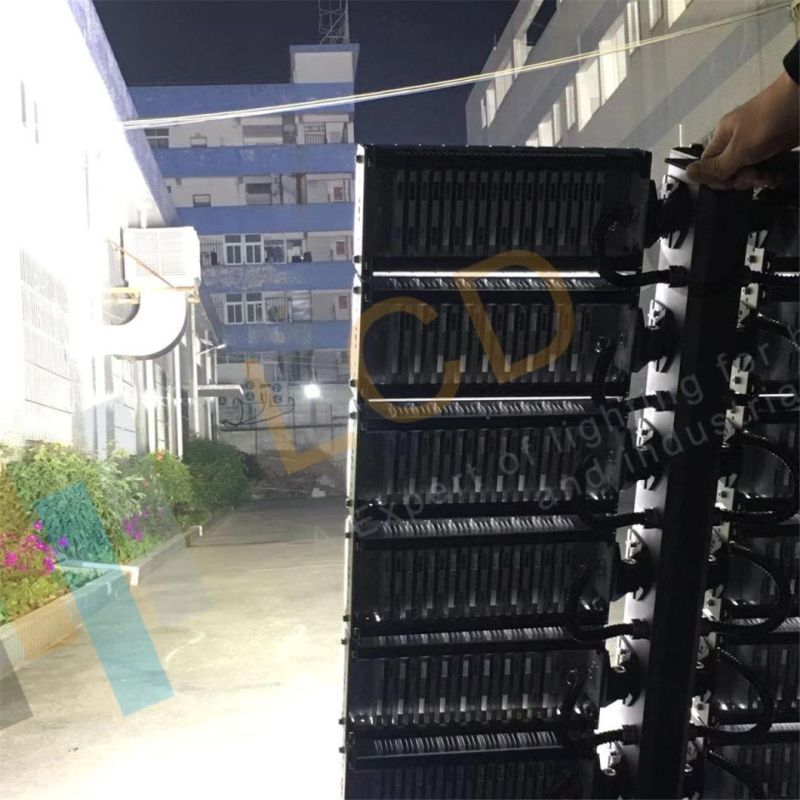 High Efficiency Outdoor LED Stadium Lights Extrude Die-Cast Aluminum IP66 Ik09 240V 50-60Hz CRI80 Outdoor LED Football Lights Basketball Light 7 Years Warranty