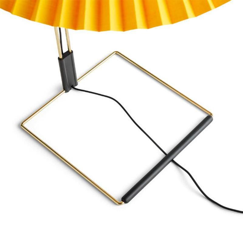 2022 French Retro Bedroom Bedside Lamp Fabric Pleated All Solid Wood Design Pull Switch Medieval Study Living Room Table Lamps