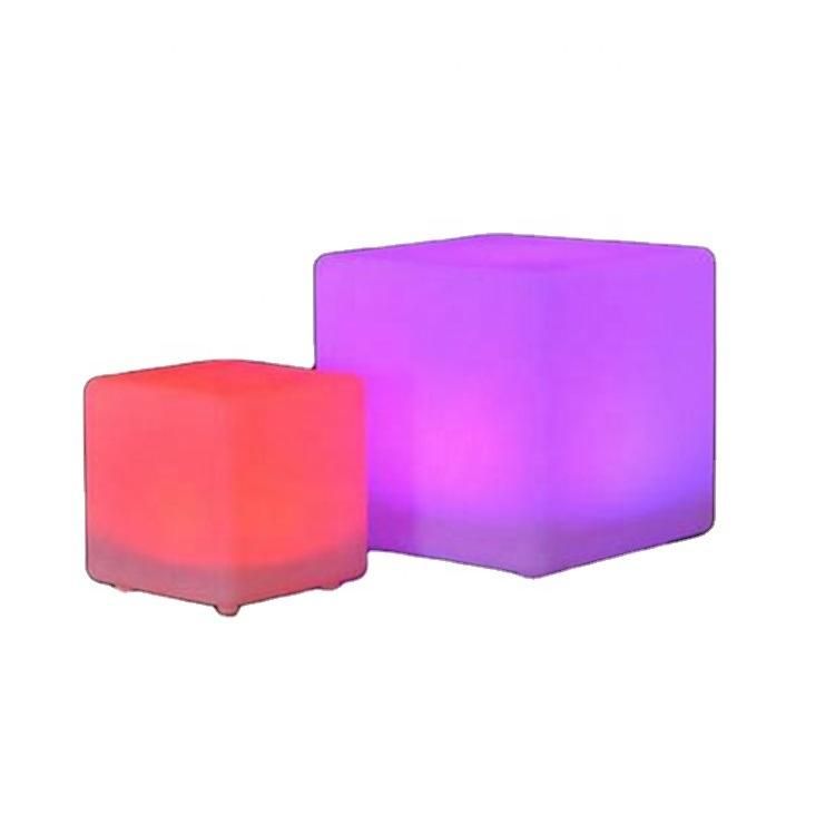 30cm PE Plastic Waterproof IP67 Solar LED Cube Light Solar Charging RGB Light with Remote Control