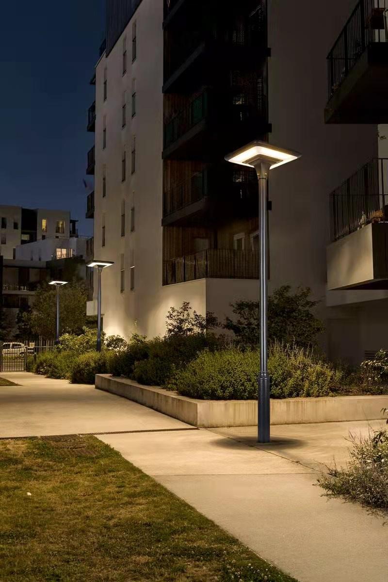 Outdoor IP65 Waterproof Super Bright 5000 Lumens 50W LED Solar Garden Light for Park