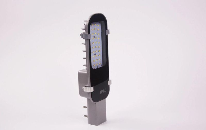 China Ce Certification SMD CFL 20W IP65 LED Street Light LED Road Light (SLRY33 20W)