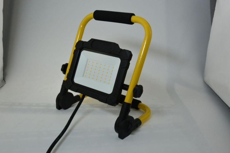 Floodlight Factory IP65 Outdoor Emergency Floodlight 30W with New ERP 95lm/W LED Rechargeable Flood Light