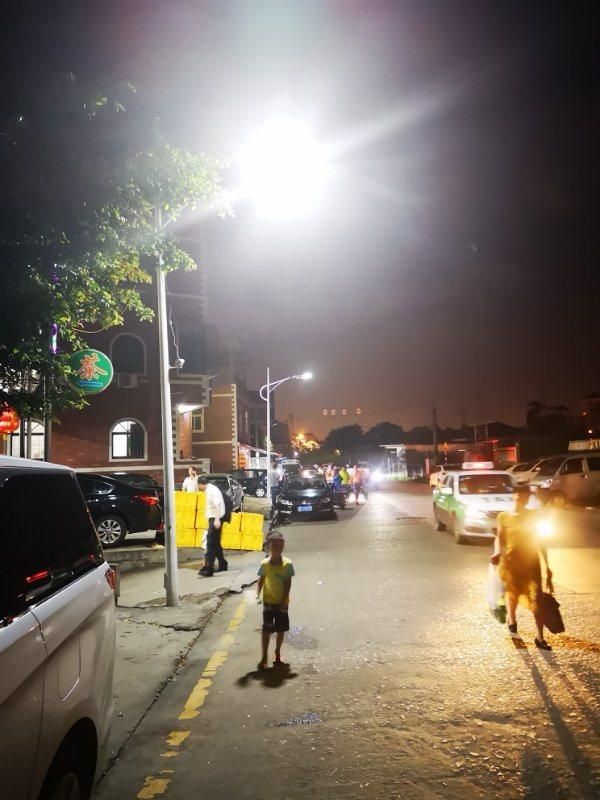 2020 New High Bright 1100lm 1000W 150W Waterproof Security Customized Portable High Efficiency Energy Saving Waterproof IP67 Road LED Solar Street Light