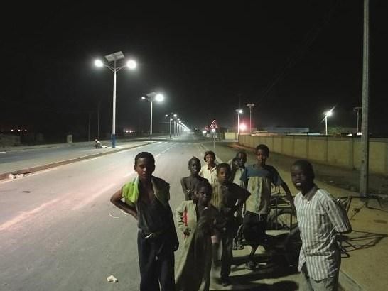 Factory Direct Bridgelux 6m 30W Solar Street Light System Price