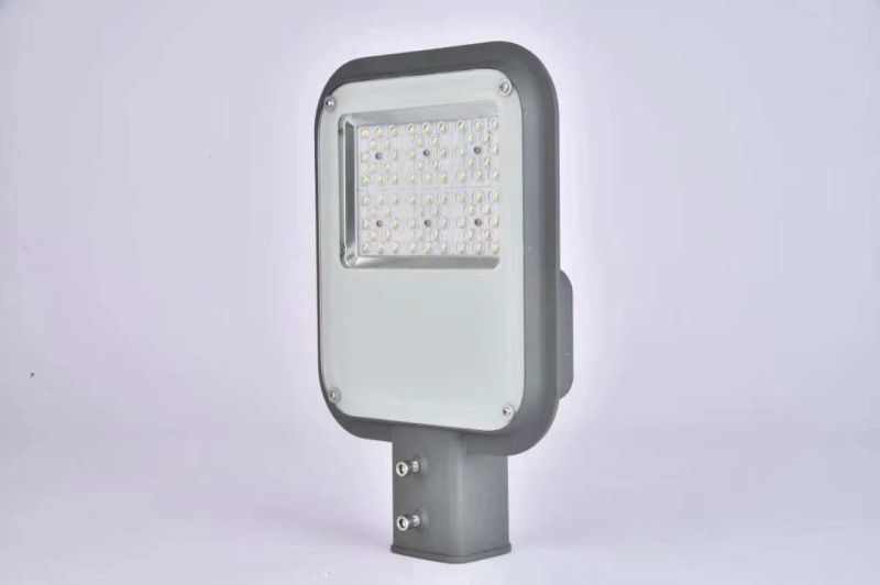 Outdoor High Lumen 120lm/W 2years Warranty Ce RoHS Certified IP65 150W LED Street Light