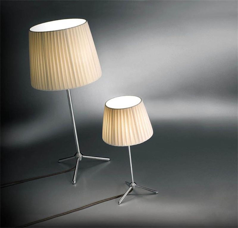 Royal T Aluminum Black Table Lamp Metal Desk Lamp for Living Room
