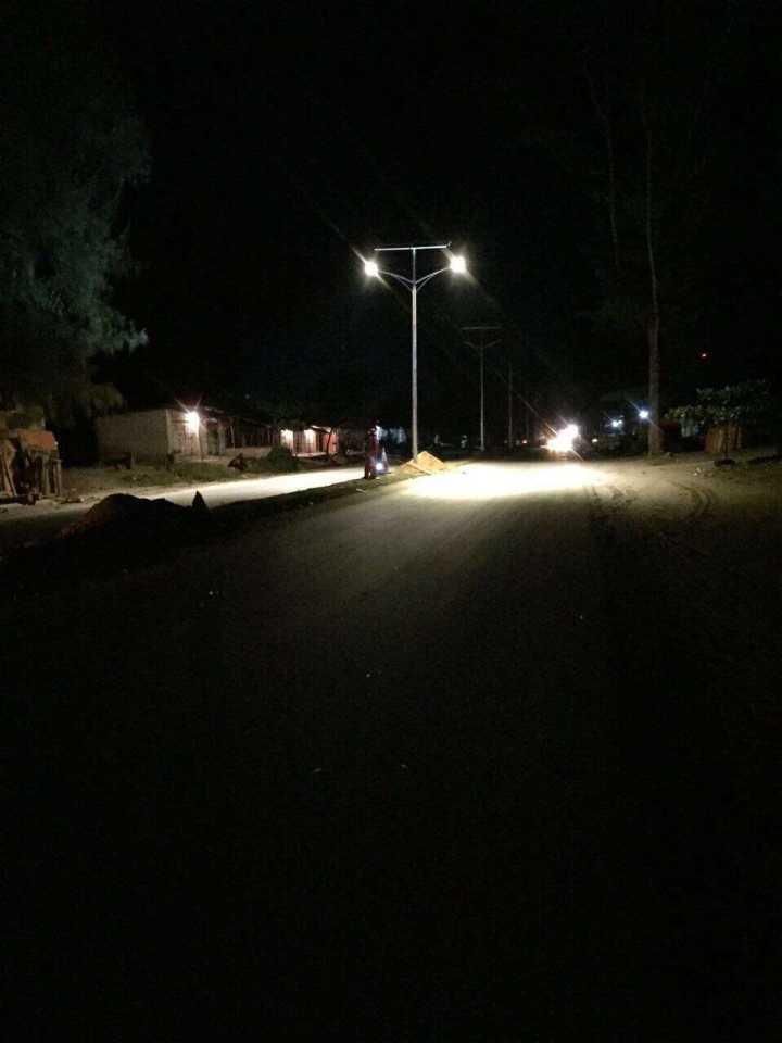 Outdoor Lights 42W Newest Configuration Solar Street Lighting with 8m Pole
