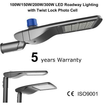 Cast Aluminum 100W 200W Solar Street LED Outdoor Light