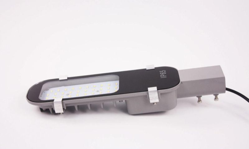 China Ce Certification SMD CFL 20W IP65 LED Street Light LED Road Light (SLRY33 20W)