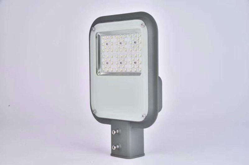 Outdoor High Lumen 120lm/W 3years Warranty Ce RoHS Certified IP65 100W LED Street Light