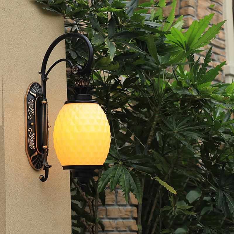 Outdoor Waterproof Wall Lamp Personality Pineapple Garden Balcony Exterior Wall Lamp (WH-HR-86)