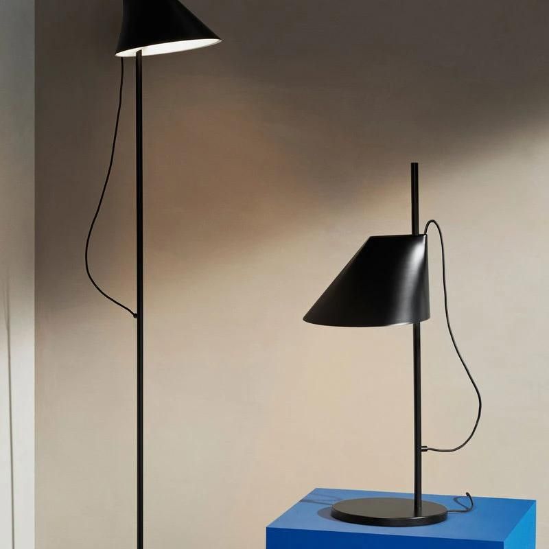 2022 Dimmer Black Triangle Desk Lamps Bed Side Table Lamp Cordless with Touch Brightness Dimming