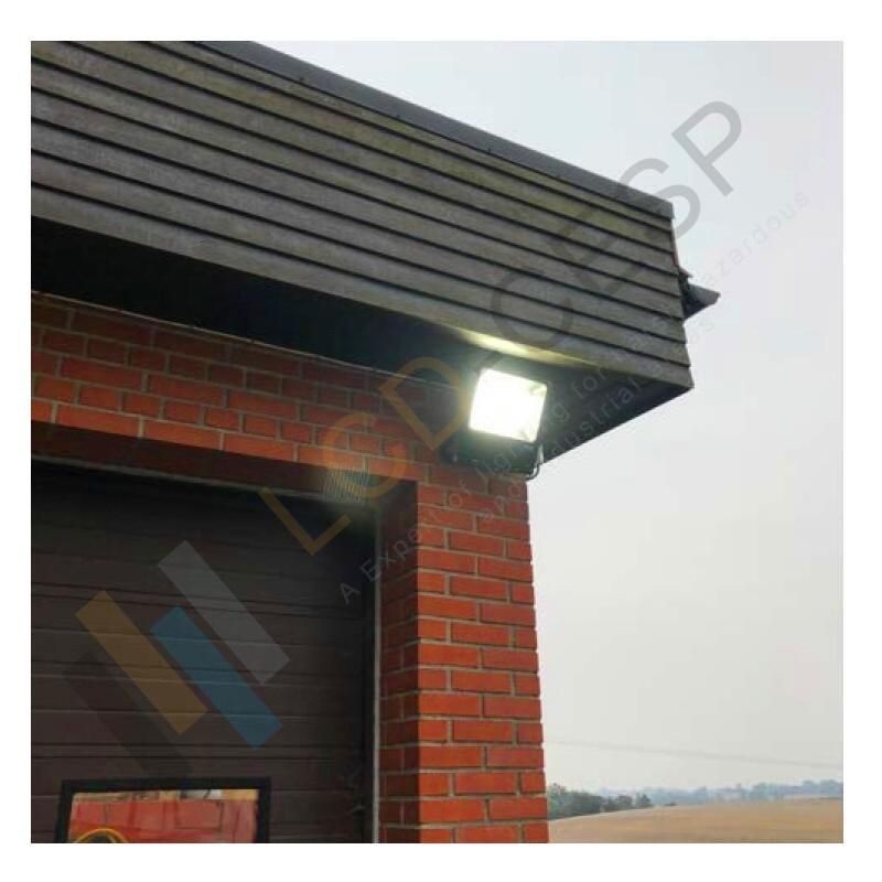 High Luminous High Power LED Street Light for Outdoor Lighting 3000K 4000K 200 Watt SMD3030 200W IP66 Outdoor LED Flood Lights High Dissipation & Transit Ik08