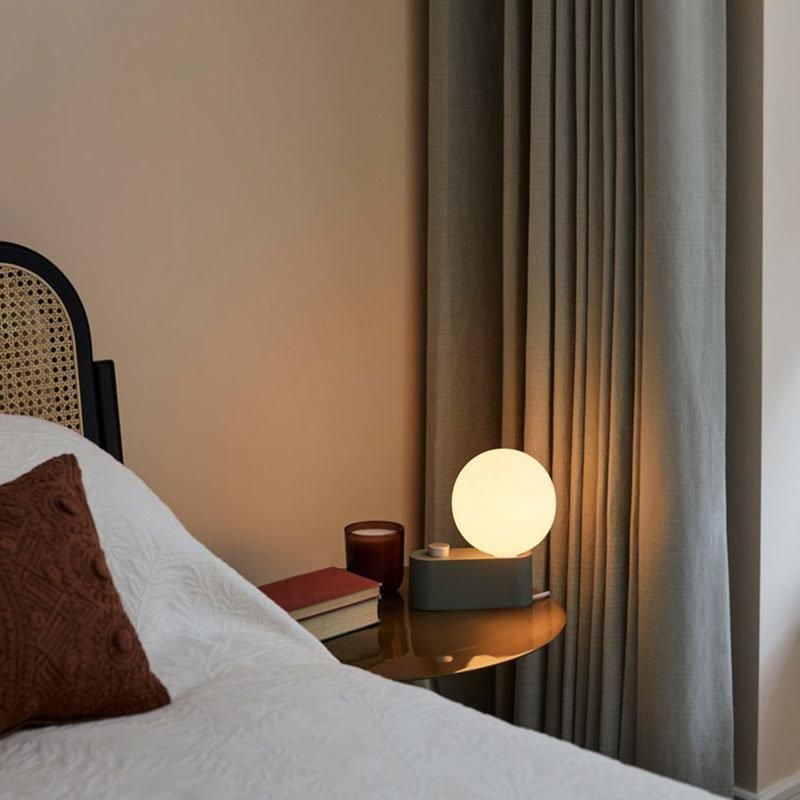 2022 Classic Simple Design Bedside Creative Art Glass Ball Modern Reading LED Table Desk Lamp