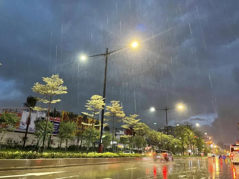 IP65 CB ENEC Certification Manufacturers Dimmable 180W LED Street Light