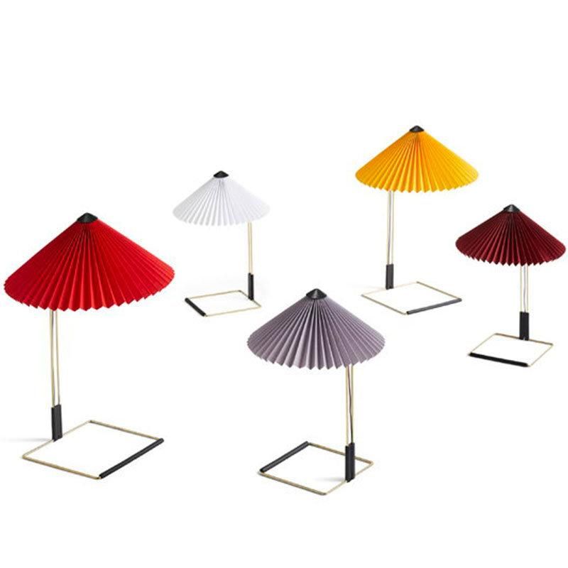 2022 French Retro Bedroom Bedside Lamp Fabric Pleated All Solid Wood Design Pull Switch Medieval Study Living Room Table Lamps
